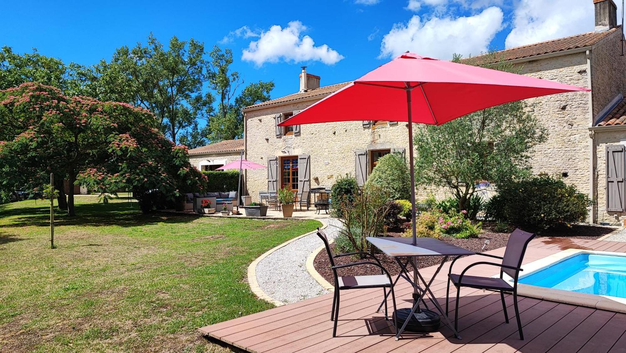 Au Clos Des Templiers Puyravault  Exterior photo