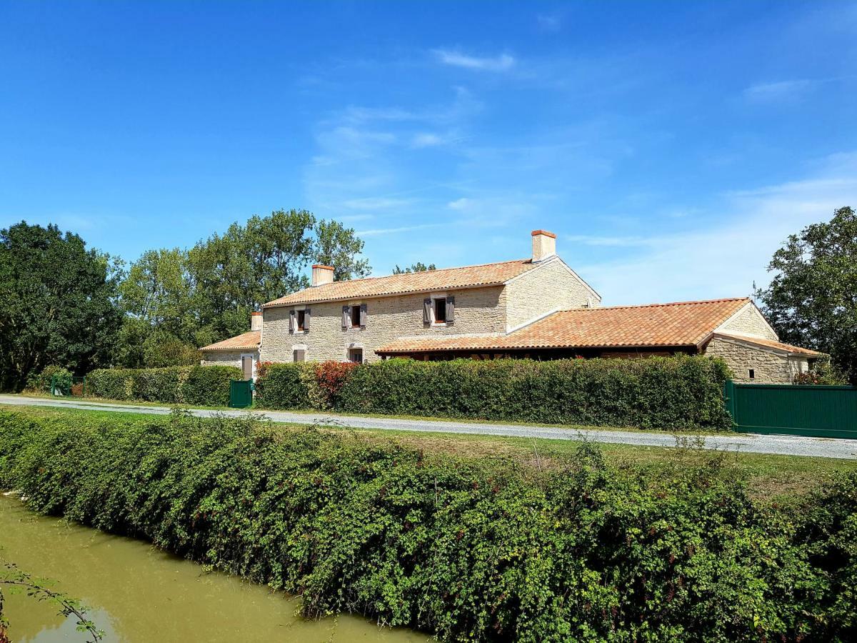 Au Clos Des Templiers Puyravault  Exterior photo
